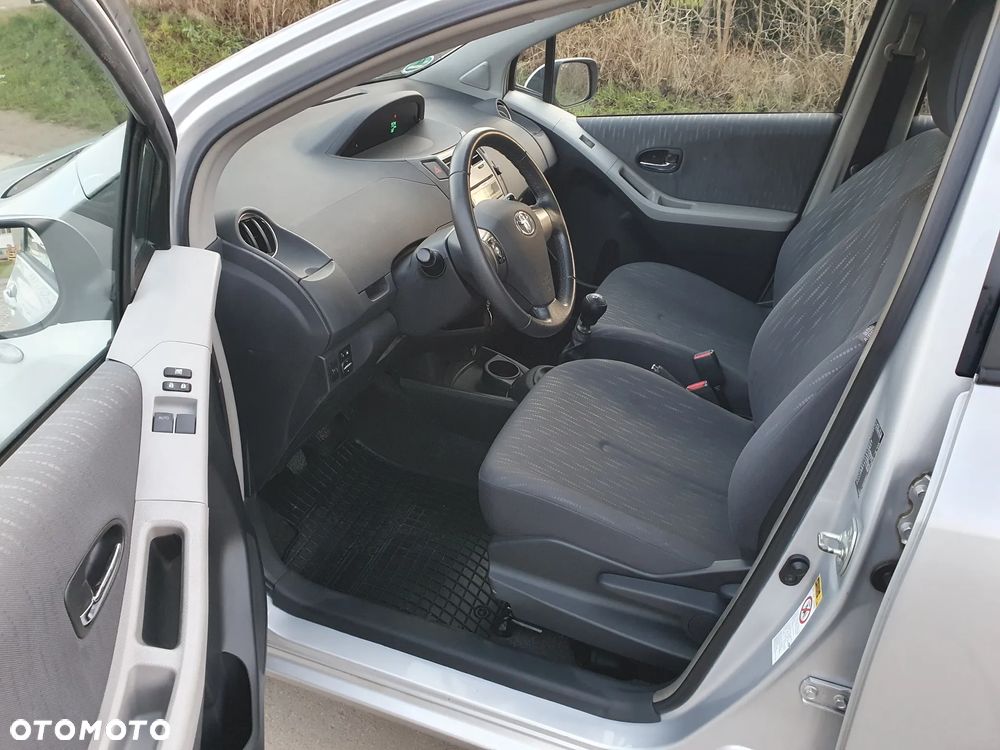Toyota Yaris 1.33 VVT-i Cool - 5