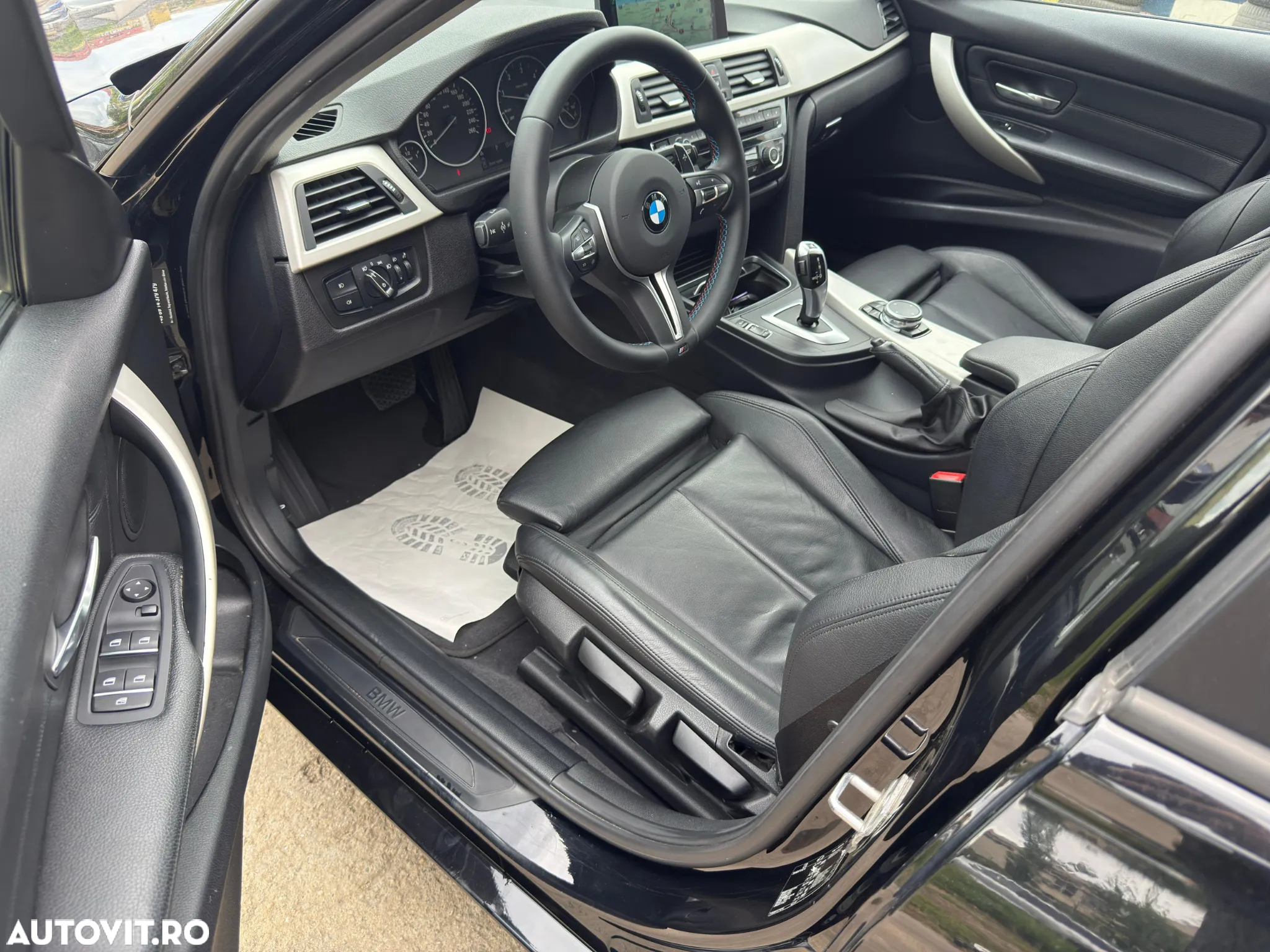 BMW Seria 3 320d Aut. Sport Line - 34