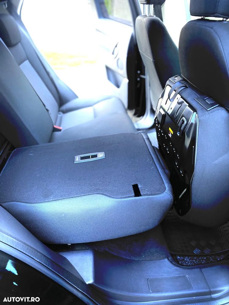 Land Rover Discovery Sport - 16