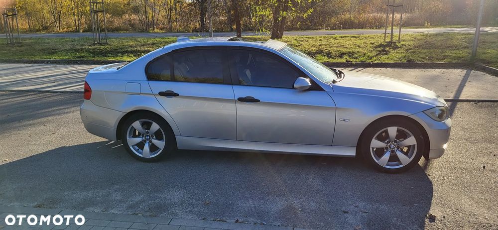 BMW Seria 3 320i - 5