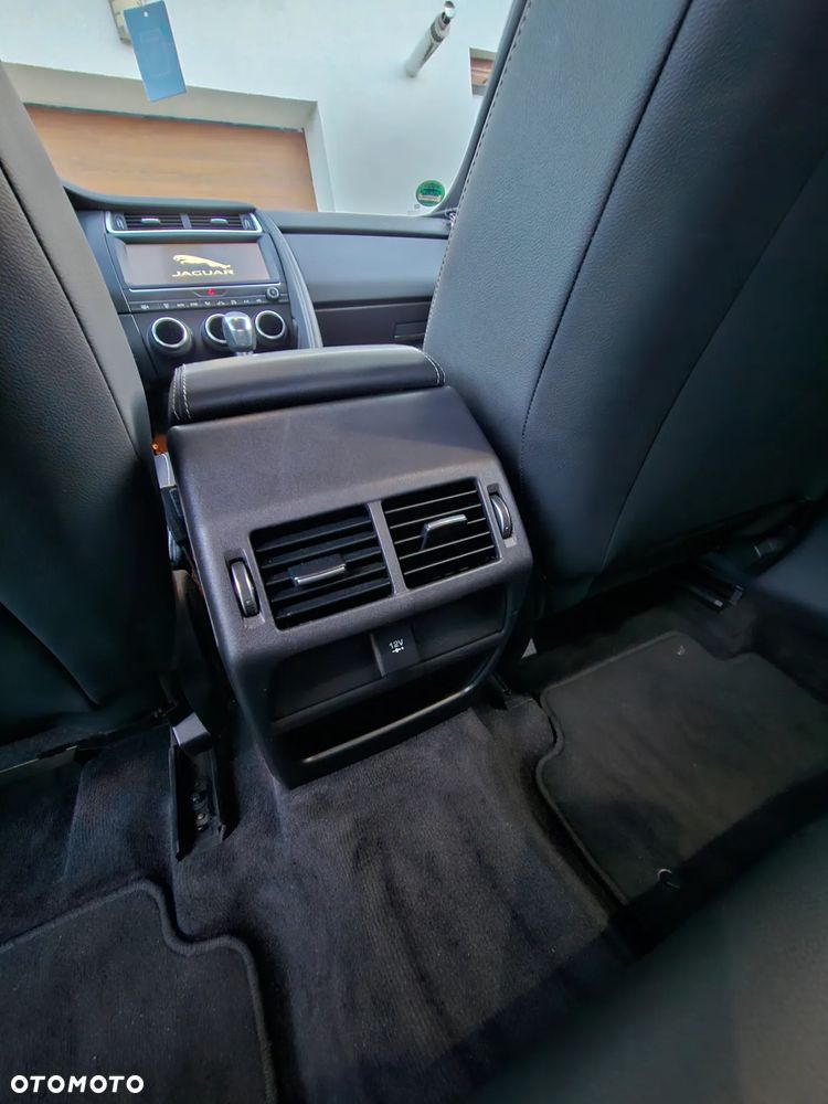Jaguar E-Pace D150 R-Dynamic - 15