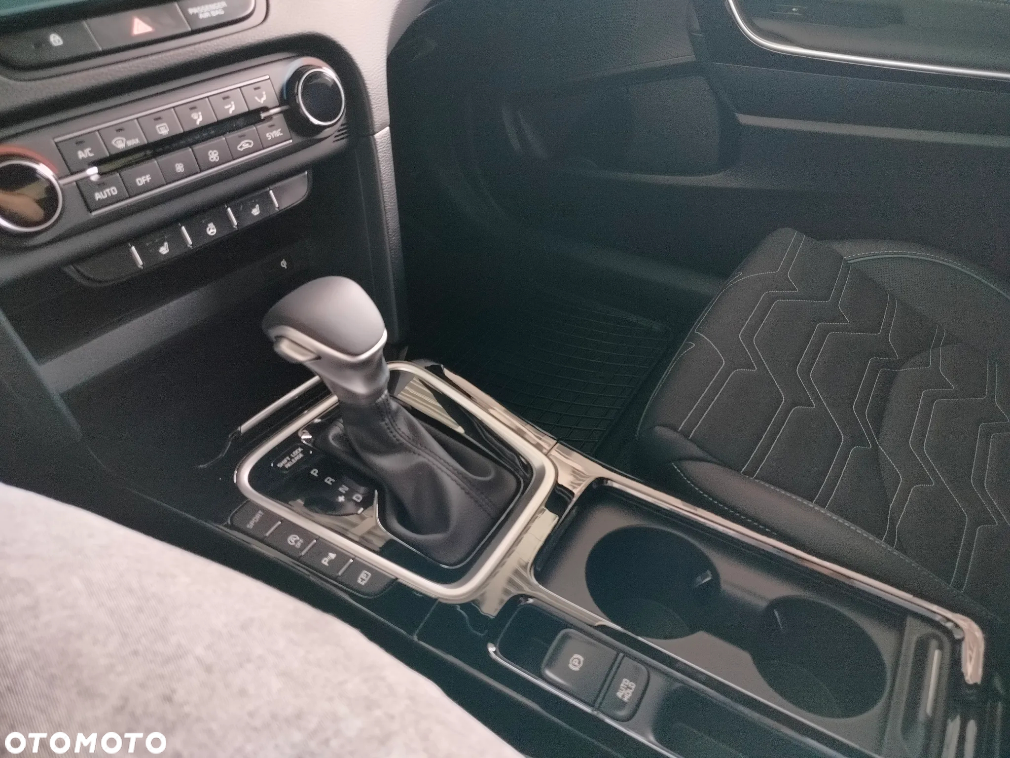 Kia XCeed 1.6 T-GDI Tribute DCT - 15