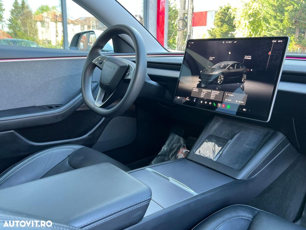Tesla Model 3 - 21