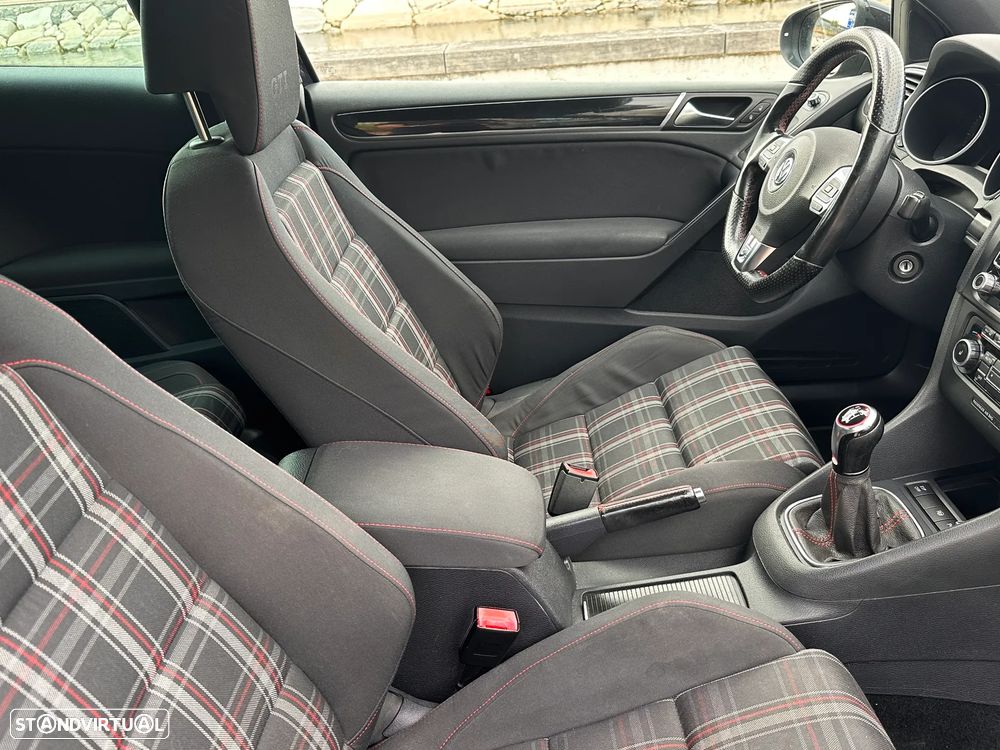 VW Golf 2.0 GTI - 33