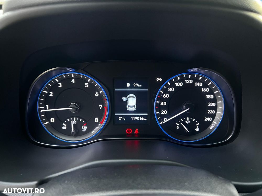 Hyundai KONA - 8
