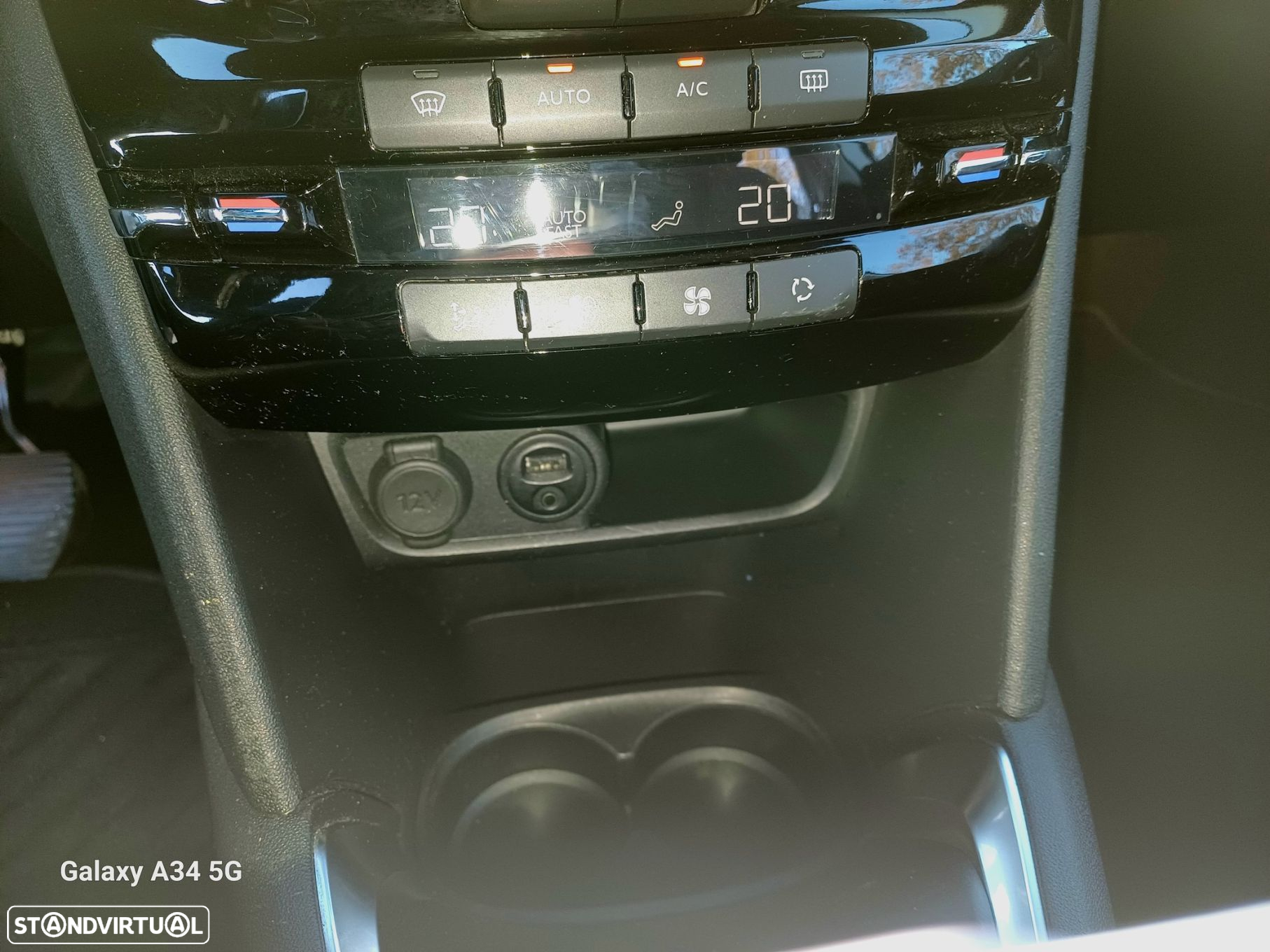 Peugeot 208 1.6 BlueHDi Style - 24
