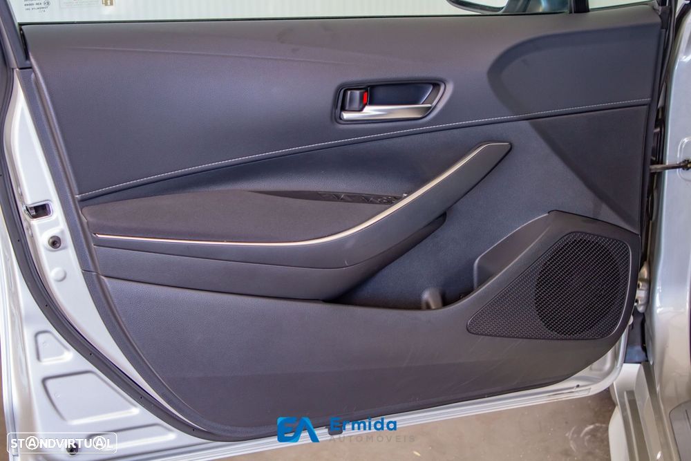 Toyota Corolla Touring Sports - 47