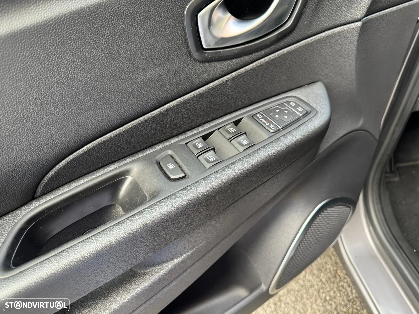 Renault Captur 1.5 dCi Exclusive EDC - 24