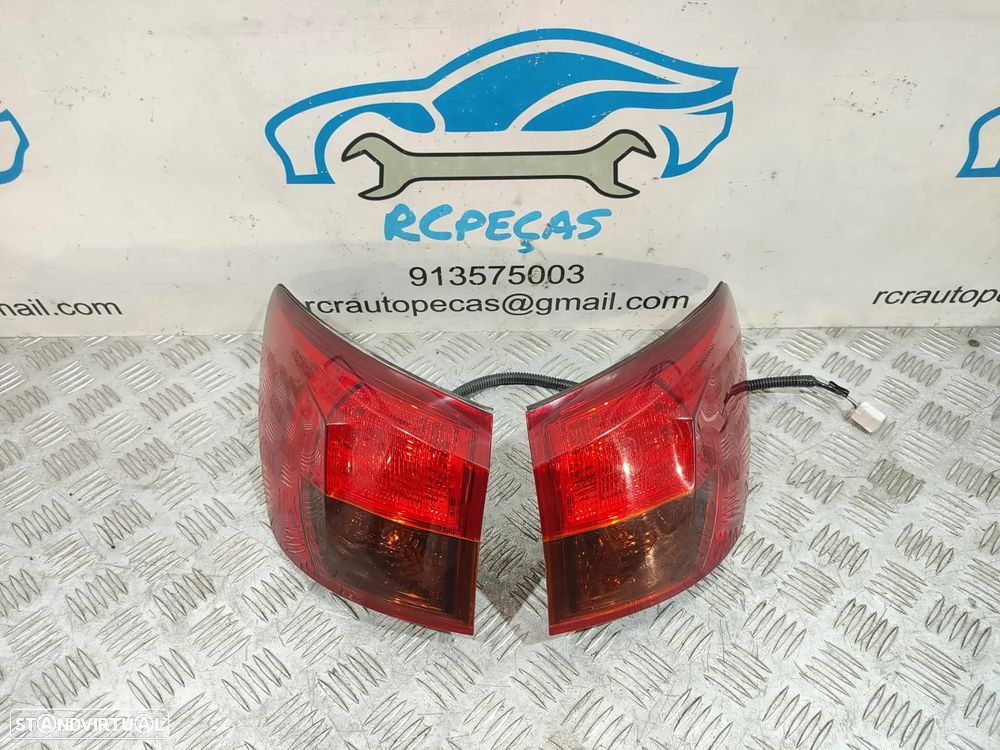 Conjunto Farolins Originais Lexus IS XE20 81551-53240 81551-53241 - 2