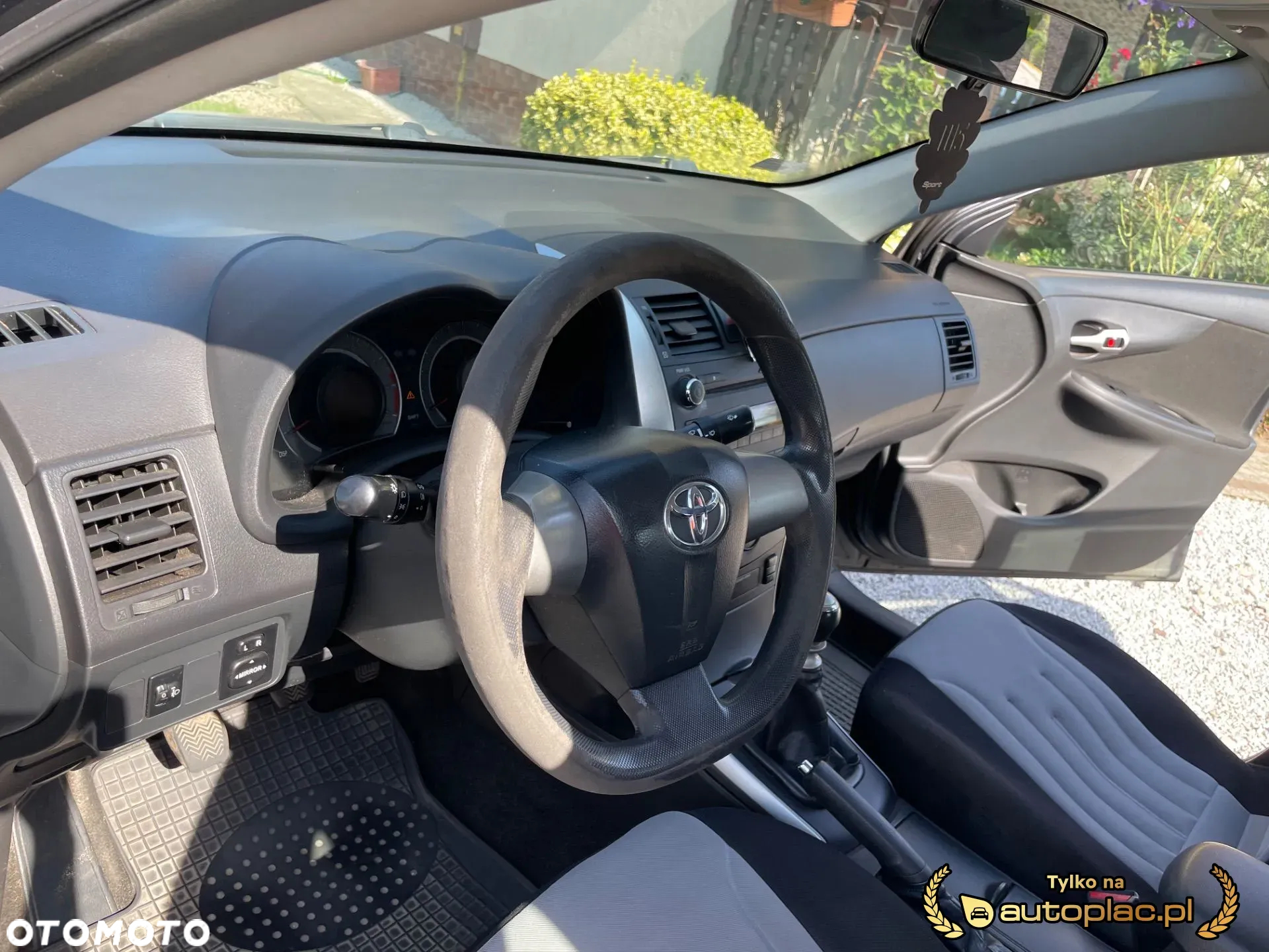 Toyota Corolla - 4