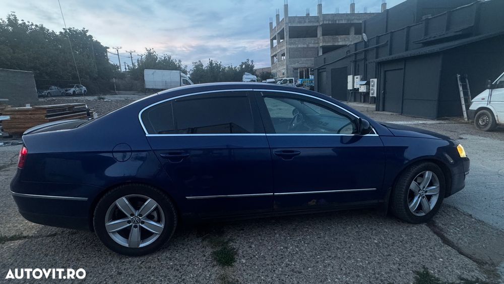 Volkswagen Passat - 4