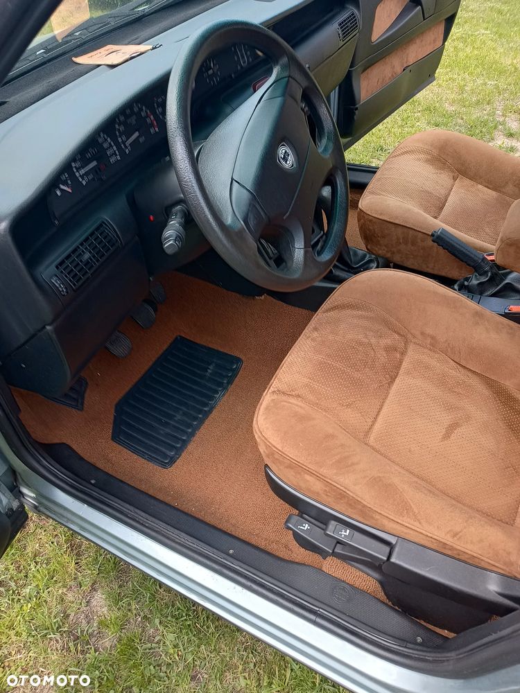 Lancia Delta - 30