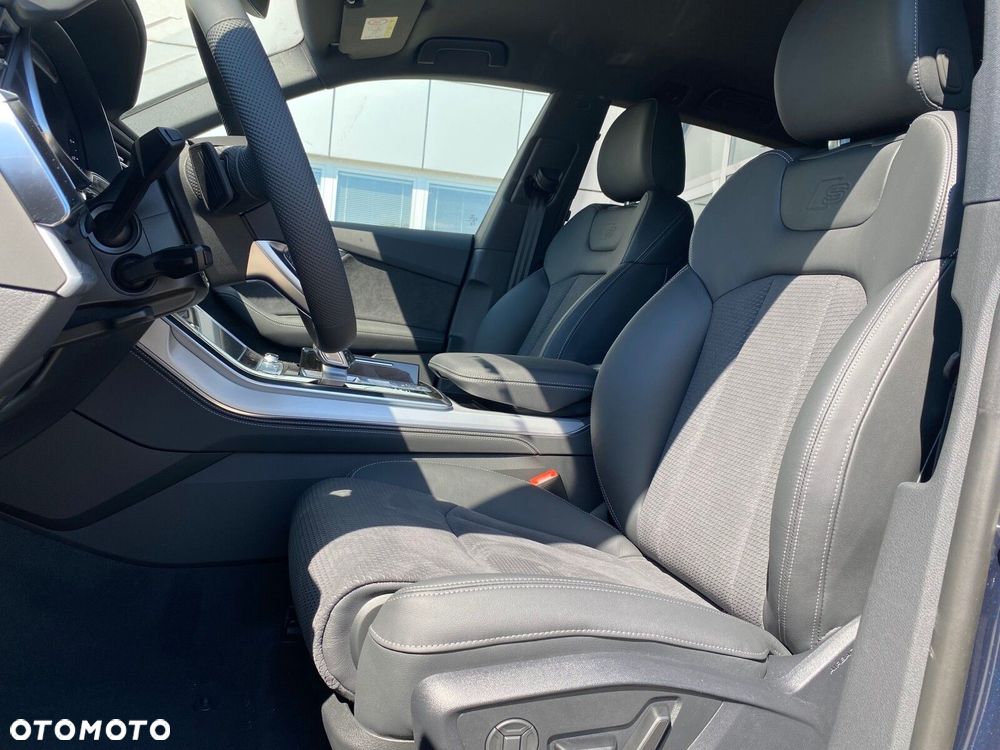 Audi Q8 - 10
