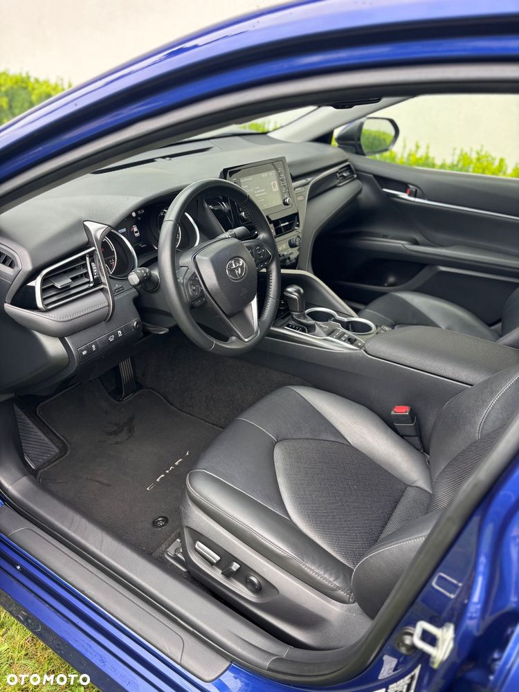 Toyota Camry 2.5 Hybrid Executive CVT - 16