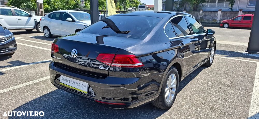 Volkswagen Passat - 2