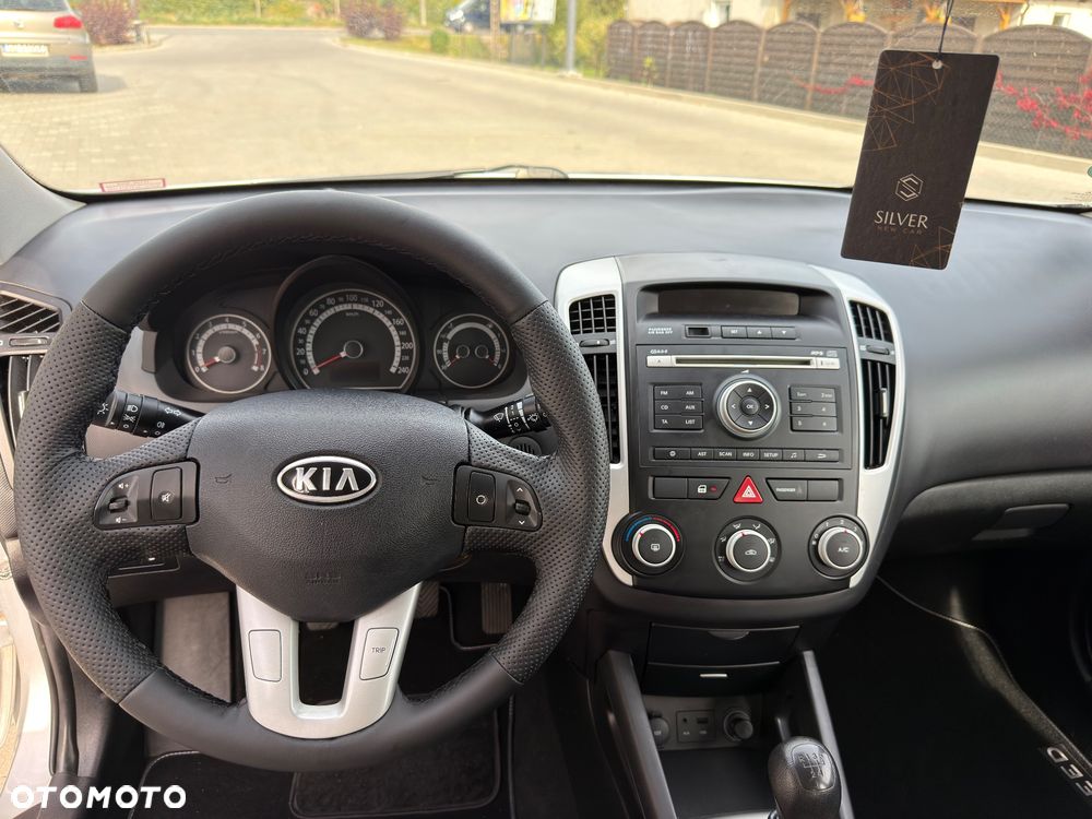 Kia Ceed - 16