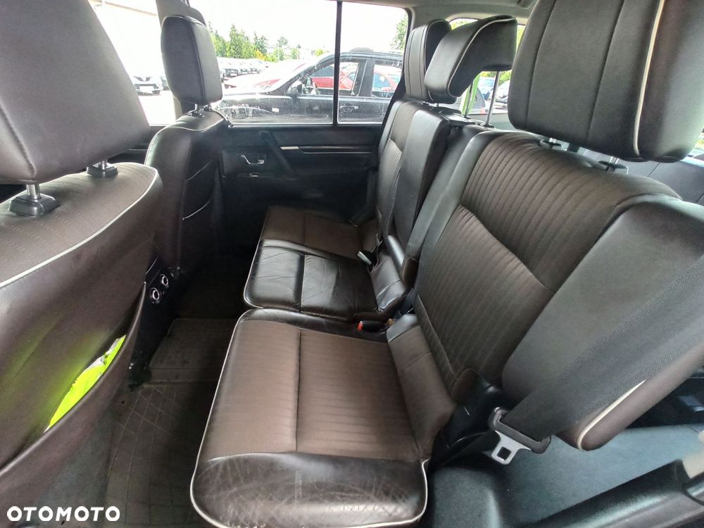 Mitsubishi Pajero - 8