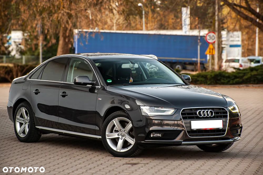 Audi A4 Limousine 1.8 TFSI S line Sportpaket - 2