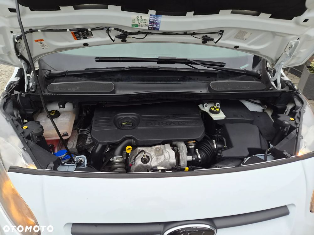 Ford Transit Connect - 23