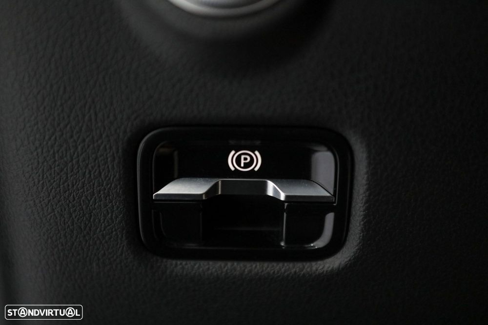 Mercedes-Benz C 300 e AMG Line - 22