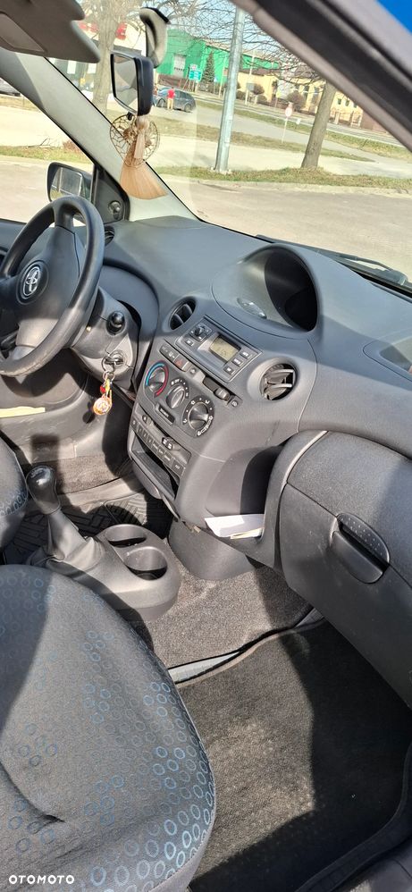 Toyota Yaris 1.0 Terra - 25