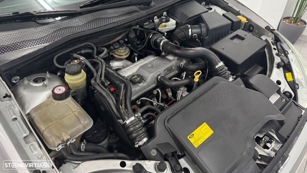 Ford Focus SW 1.8 TDdi Ghia - 33