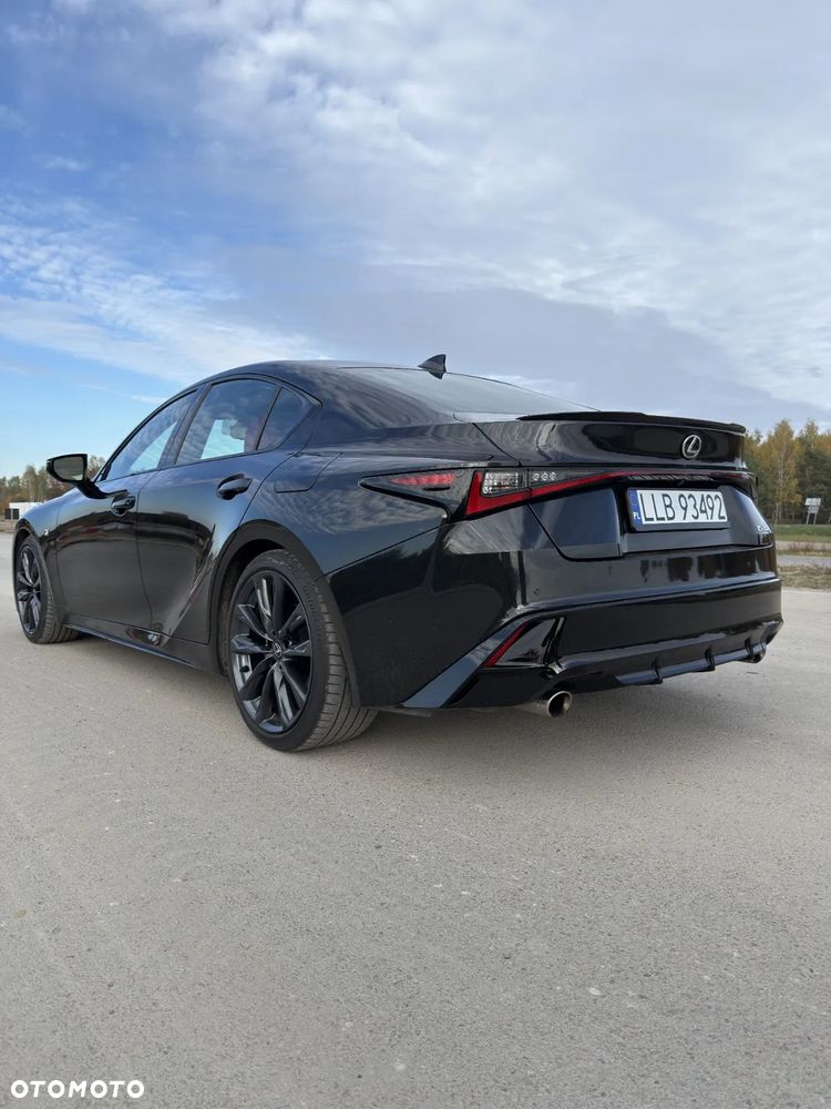 Lexus IS F - 11