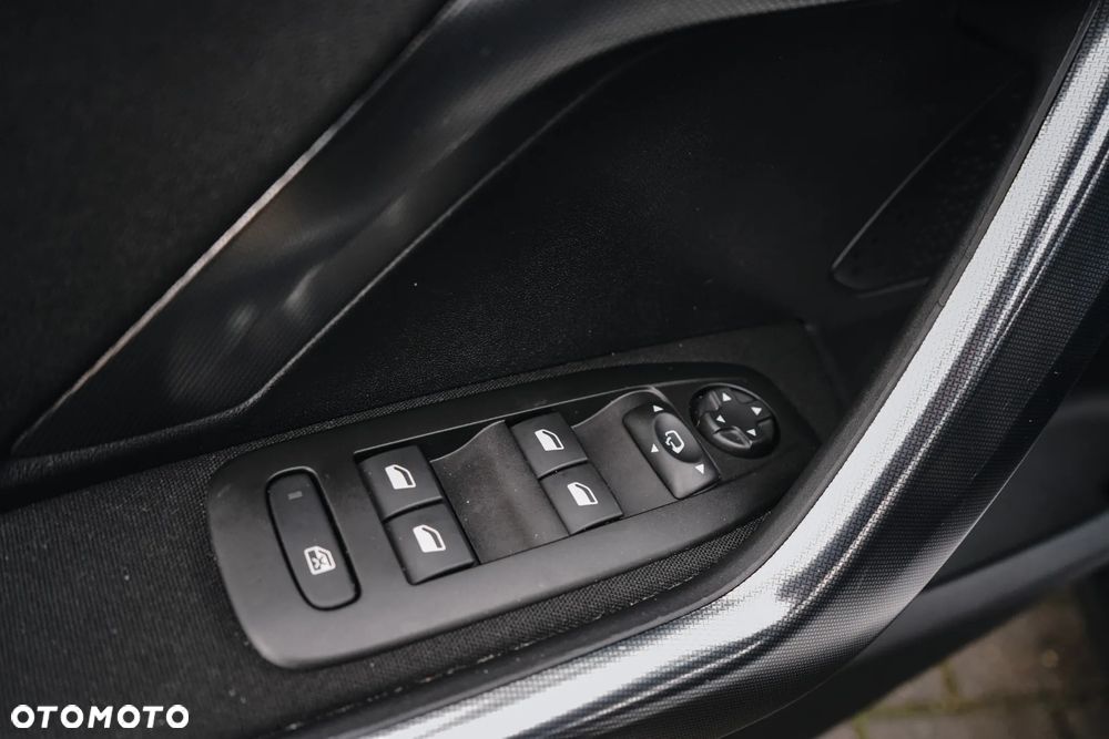 Peugeot 2008 PureTech 110 GPF Stop&Start EAT6 Allure - 29