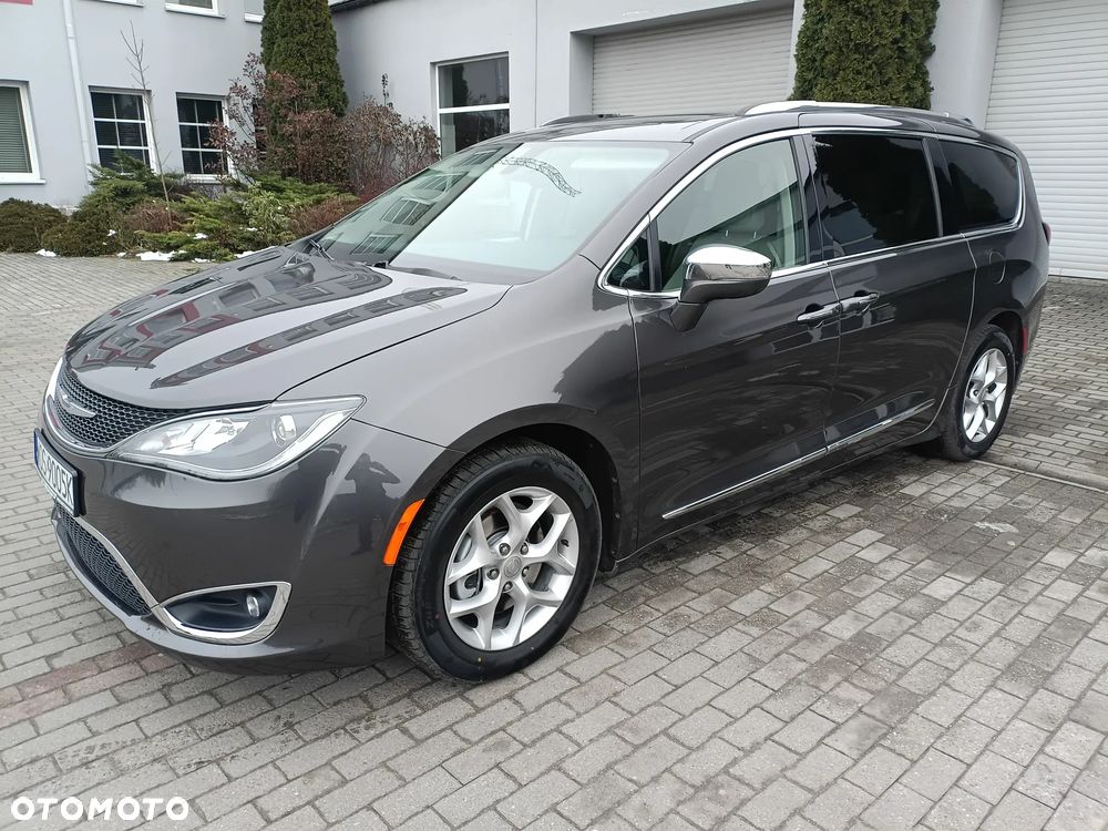 Chrysler Pacifica - 9