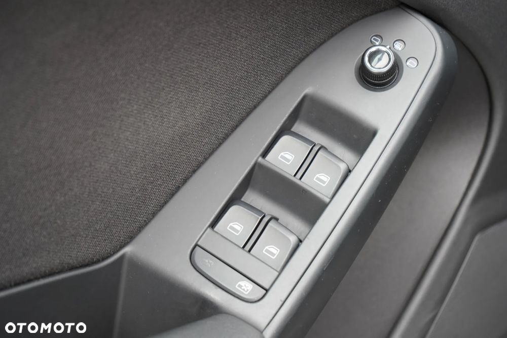Audi A4 Avant 2.0 TDI DPF Ambiente - 15