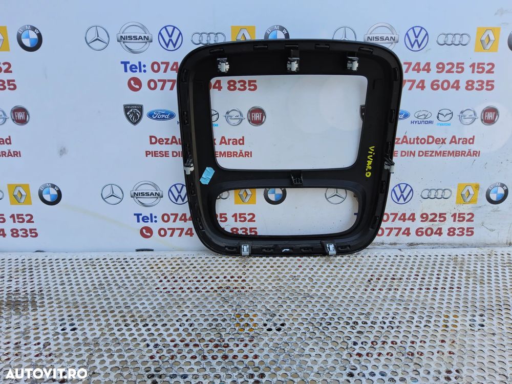 Rama navigație Renault Trafic 2014-2020 Opel Vivaro Nissan nv300 cod 682604006r rama ornament - 2