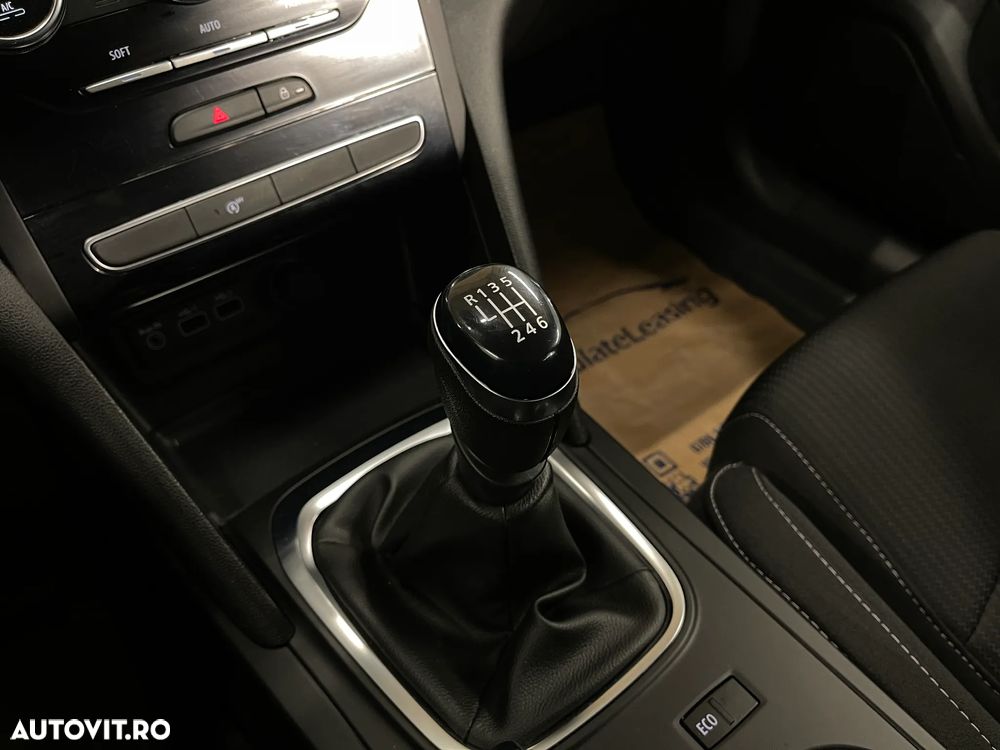 Renault Megane TCe 140 GPF Equilibre - 24