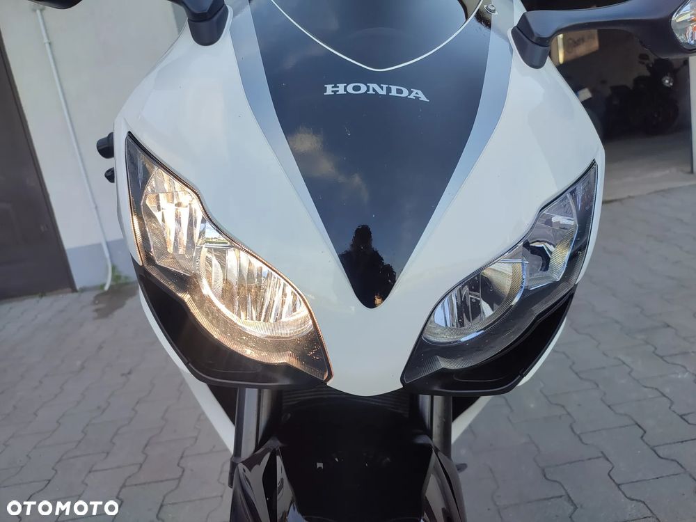 Honda CBR - 27
