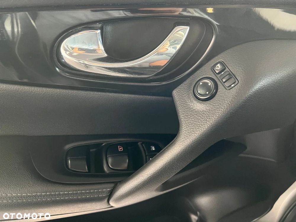 Nissan Qashqai 1.2 DIG-T Tekna EU6 - 16