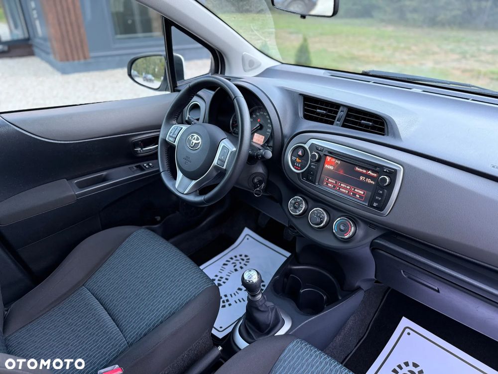 Toyota Yaris 2012 photo 5