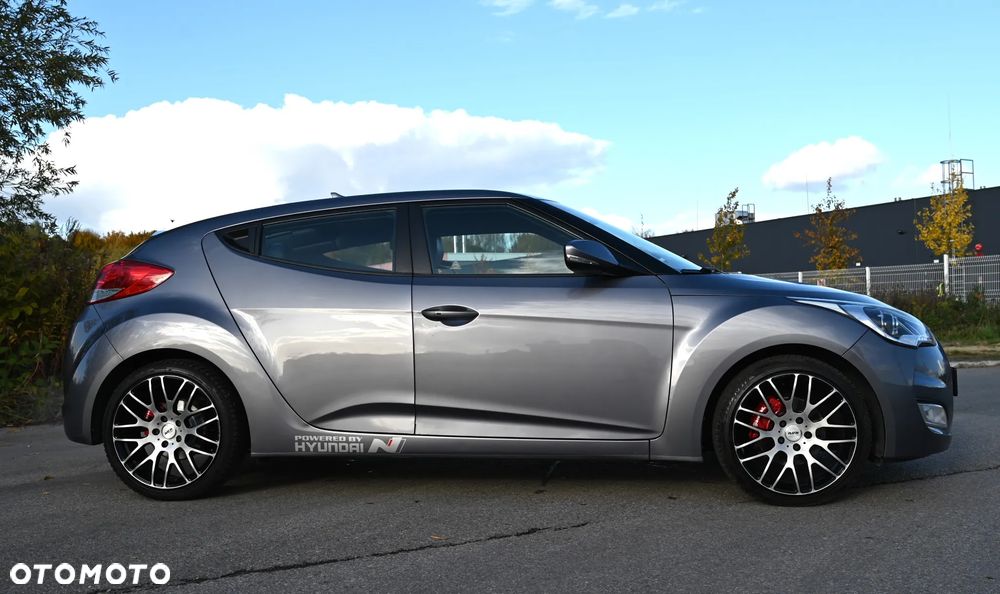 Hyundai Veloster - 16
