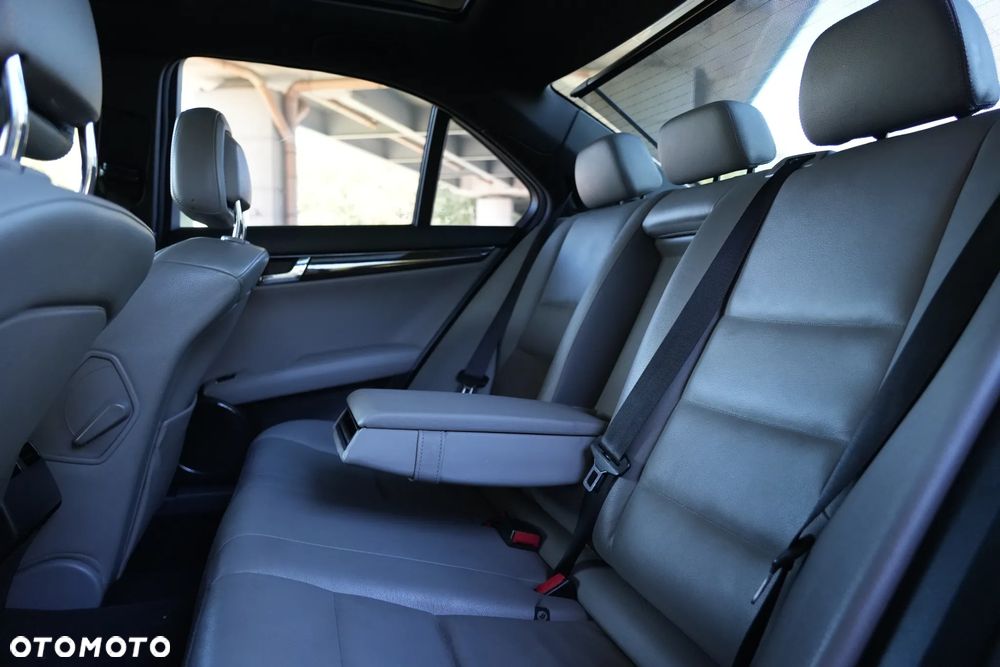 Mercedes-Benz Klasa C 350 7G-TRONIC SPORT EDITION - 13