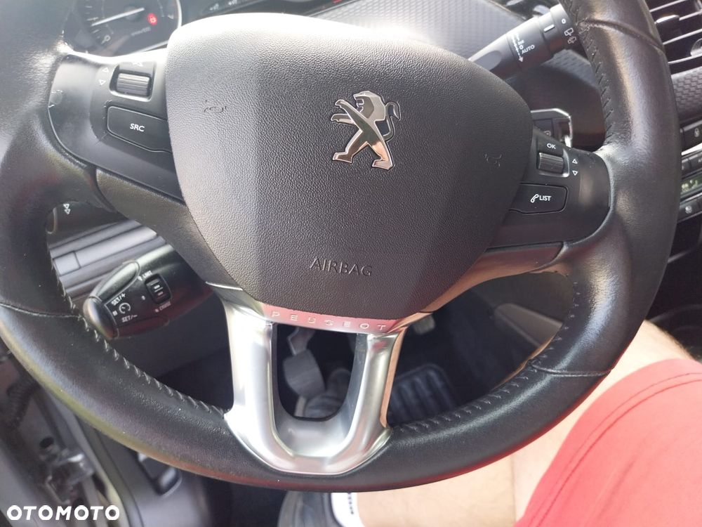 Peugeot 2008 1.2 Pure Tech Active S&S - 22