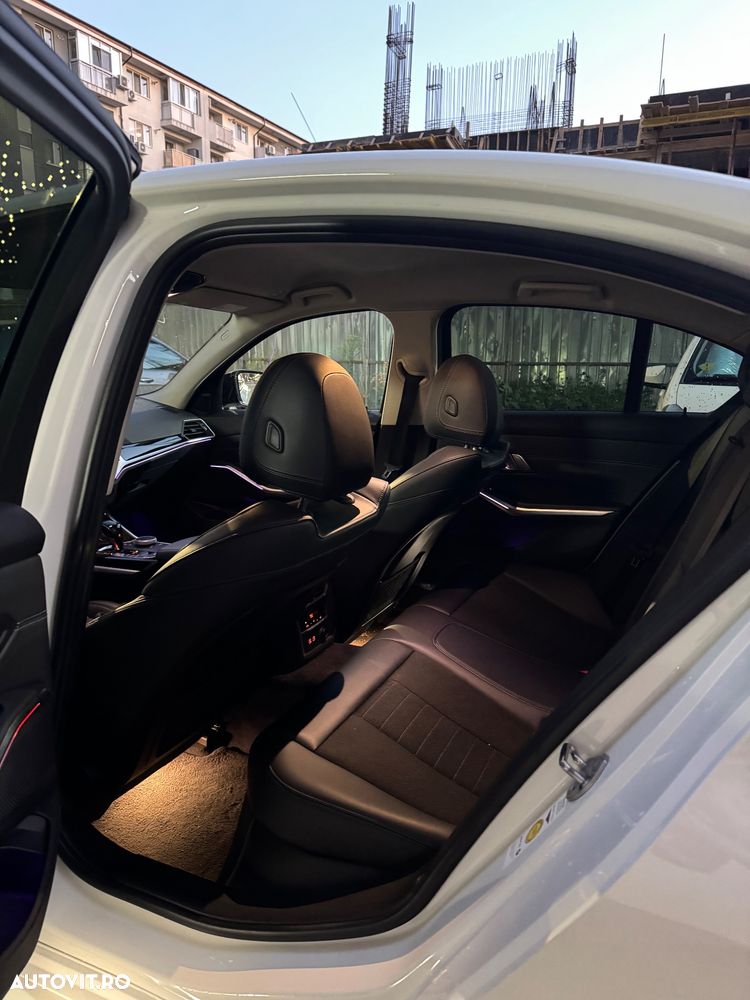 BMW Seria 3 320d Aut. Sport Line - 11