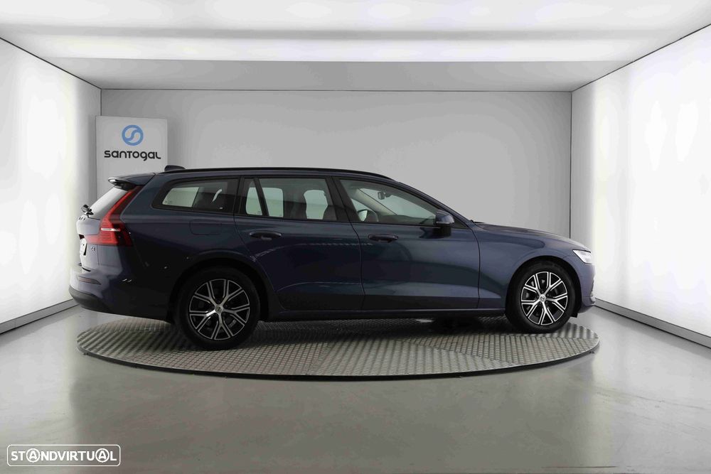 Volvo V60 2.0 B4 Essential Auto - 3