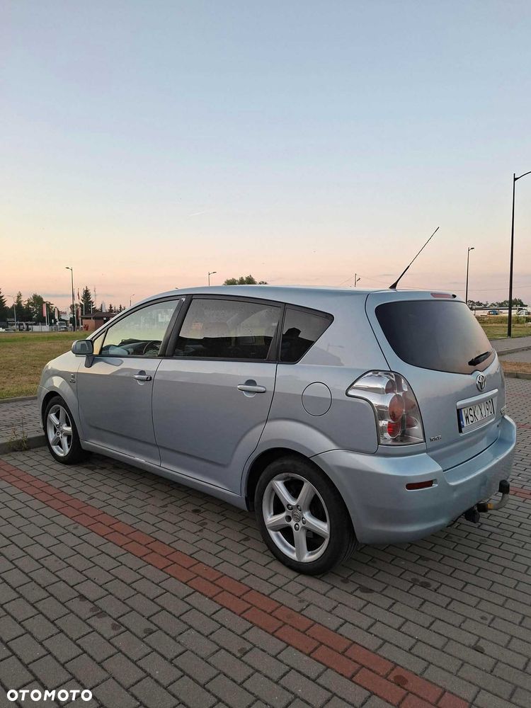 Toyota Corolla Verso - 3