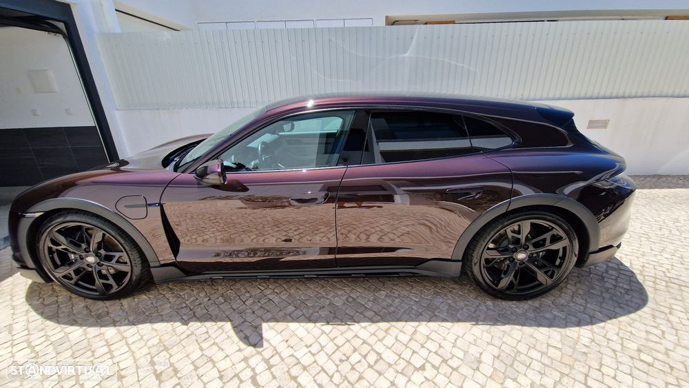 Porsche Taycan Cross Turismo 4 - 14