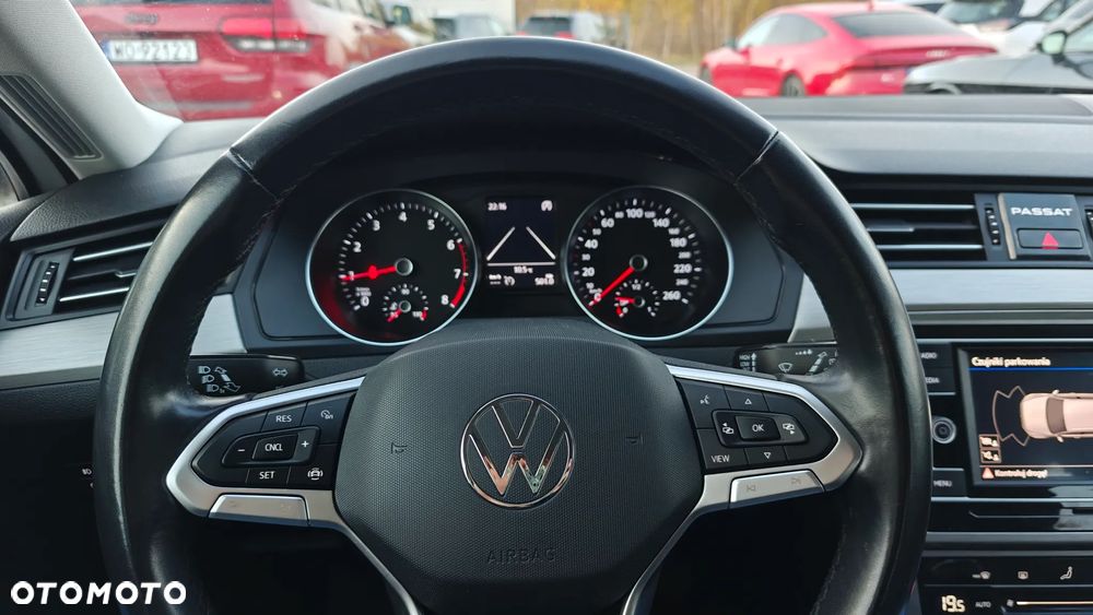 Volkswagen Passat - 25