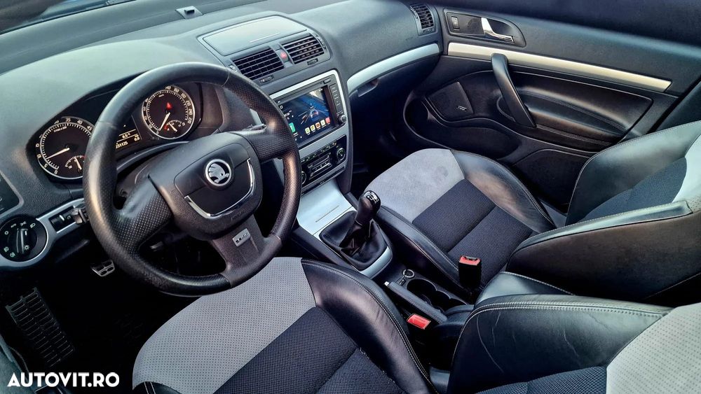 Skoda Octavia 2.0 TDI DPF RS - 28