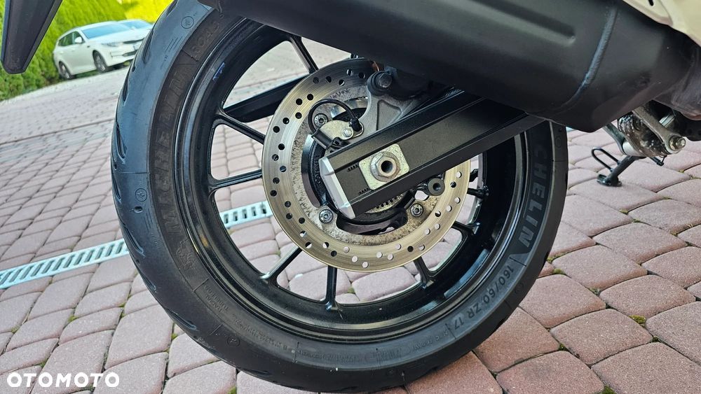 Suzuki V-STROM - 32