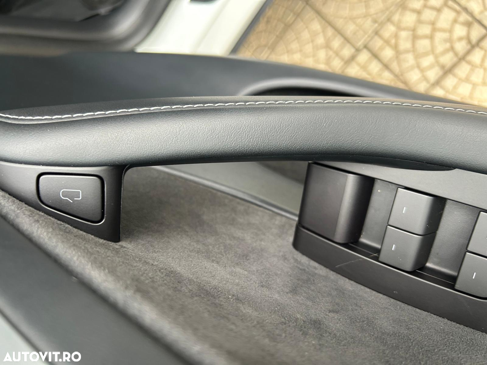 Tesla Model Y AWD Long Range - 26