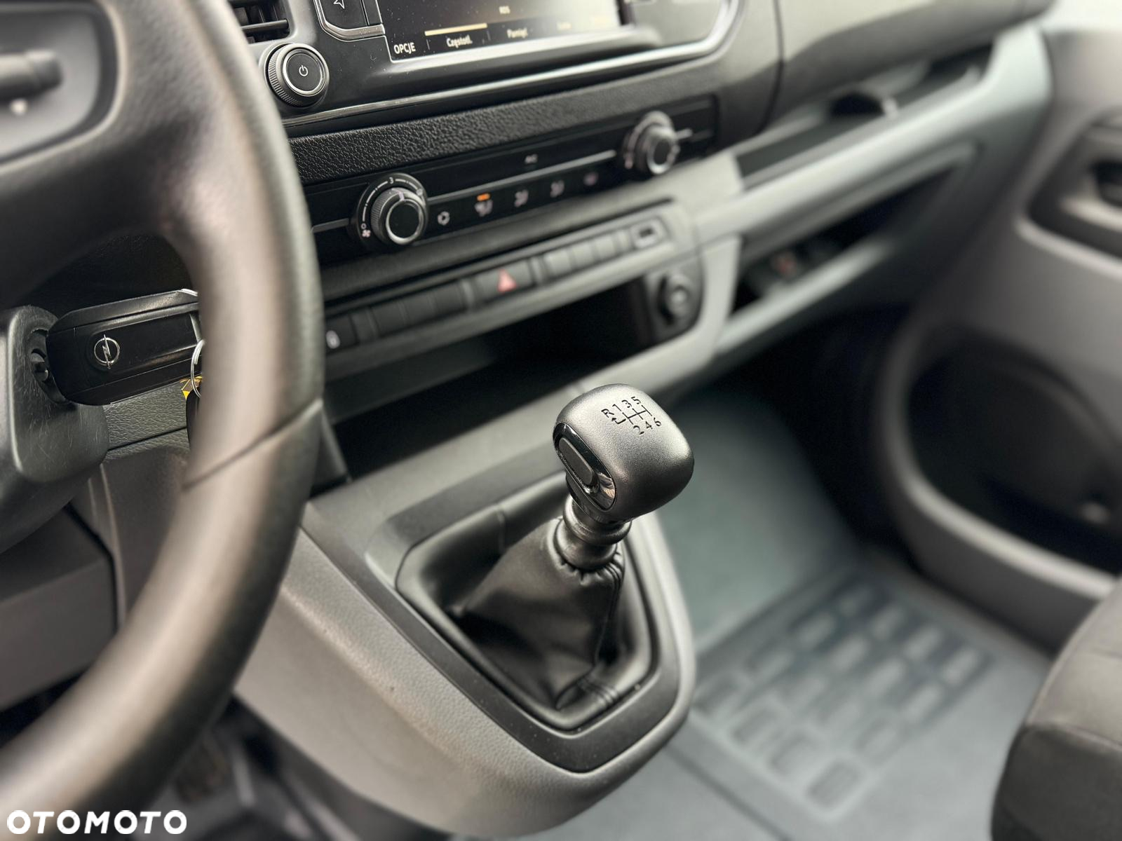 Opel Vivaro - 17