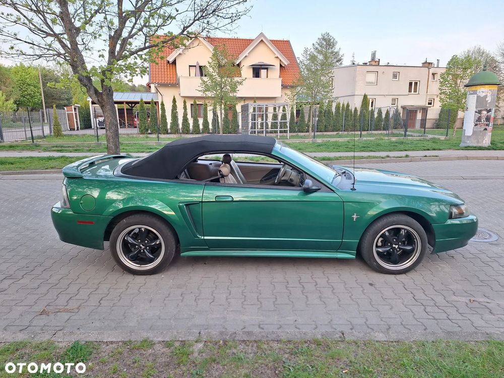 Ford Mustang - 3