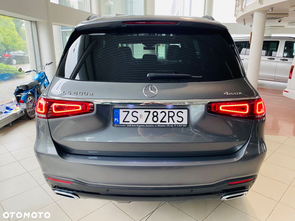 Mercedes-Benz GLS - 12