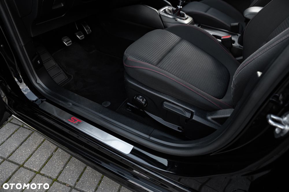 Ford Focus 1.0 EcoBoost ST-Line X - 21
